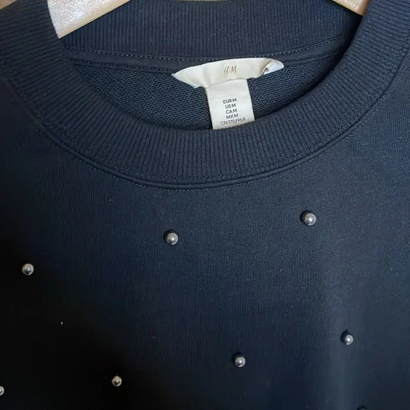 H&M Black Pearl Embellished Sweater Size M
New With Tags - Picture 7 of 12